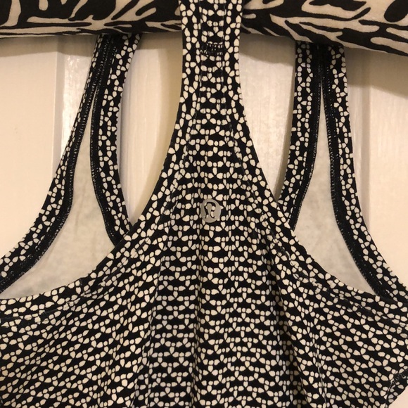 lululemon Black & White Yoga Top - Picture 8 of 10